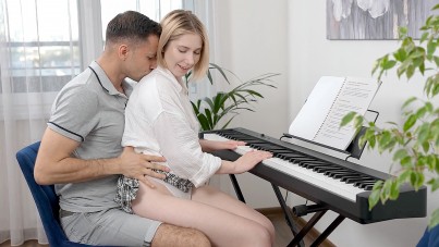 You play your notes right's Cam show and profile